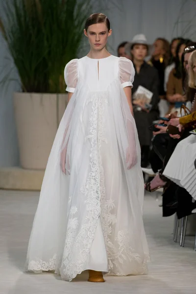 Look 30